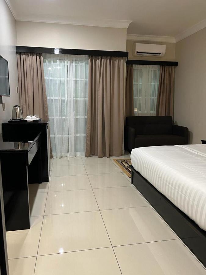 Aneeda Inn Pantai Cenang  Exterior foto
