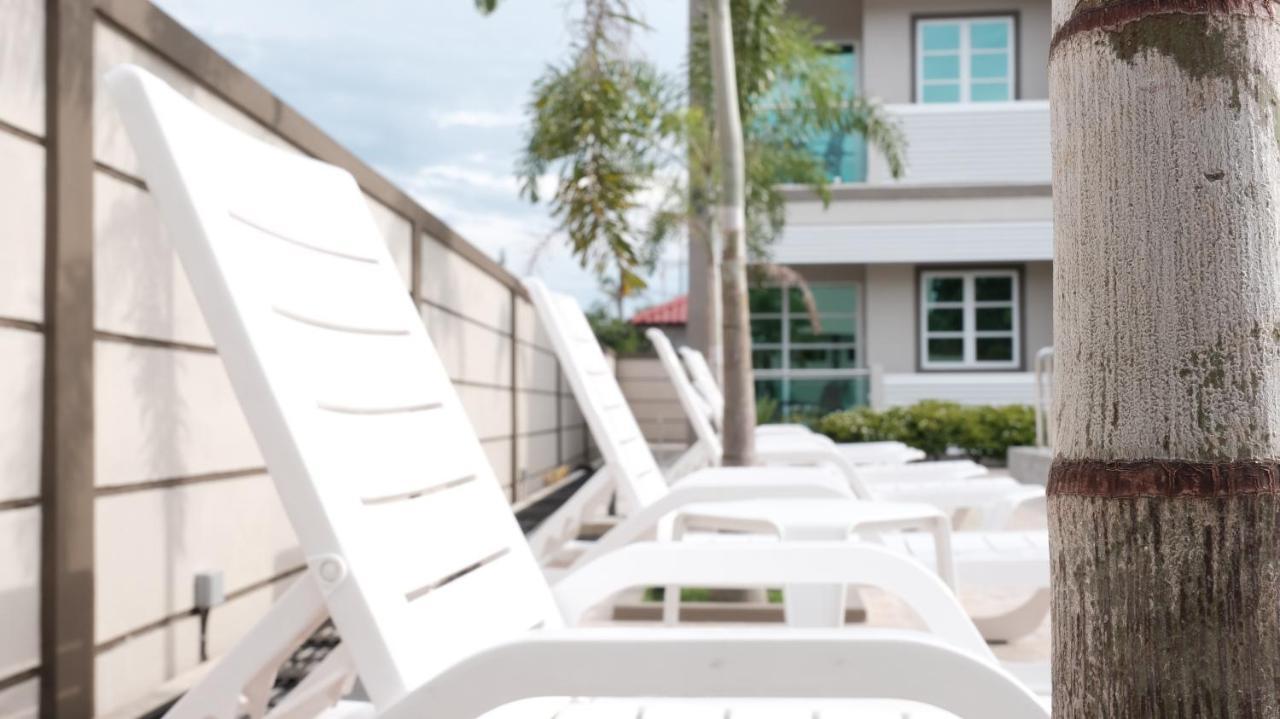 Aneeda Inn Pantai Cenang  Exterior foto